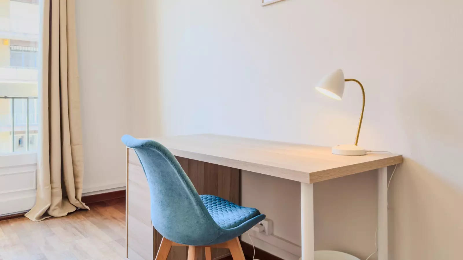 Furnished room in a shared flat in Gràcia · 3