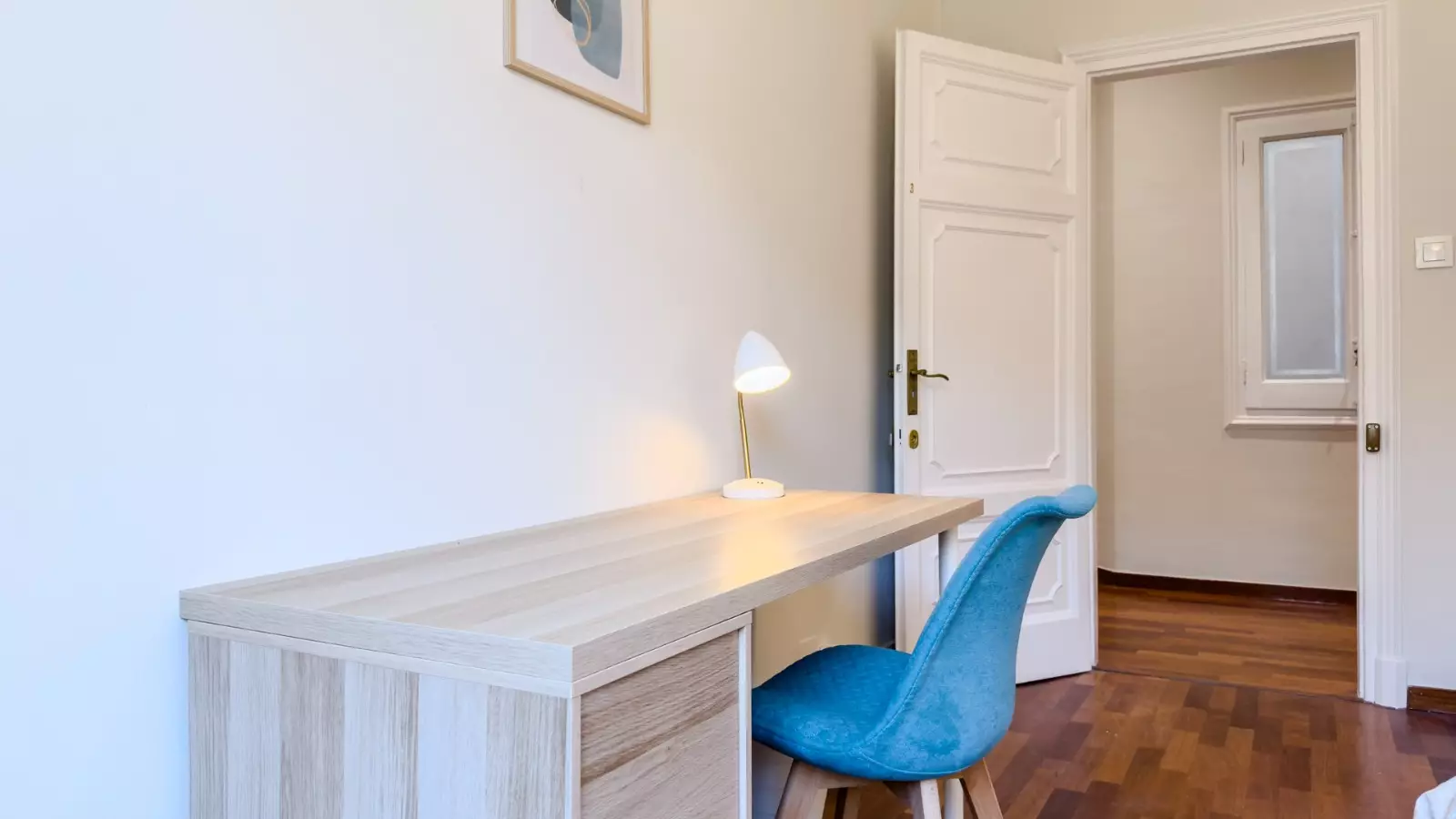 Furnished room in a shared flat in Gràcia · 4