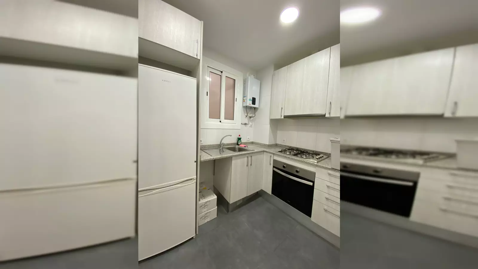 Furnished room in a 3-person shared flat in Eixample · 4