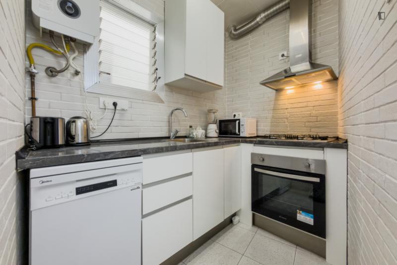 Furnished 3-bedroom flat in Sants-Montjuïc · 2