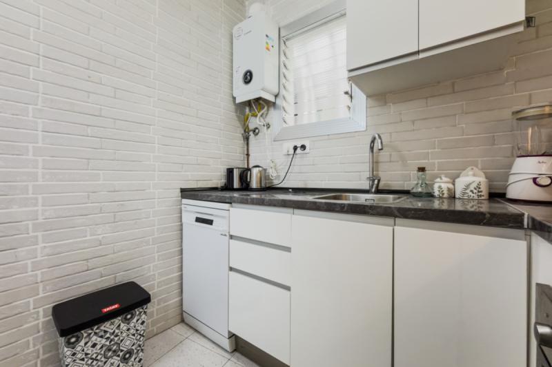 Furnished 3-bedroom flat in Sants-Montjuïc · 3