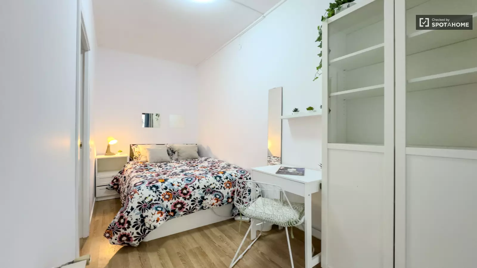 Habitación amueblada en piso compartido en Eixample · 3