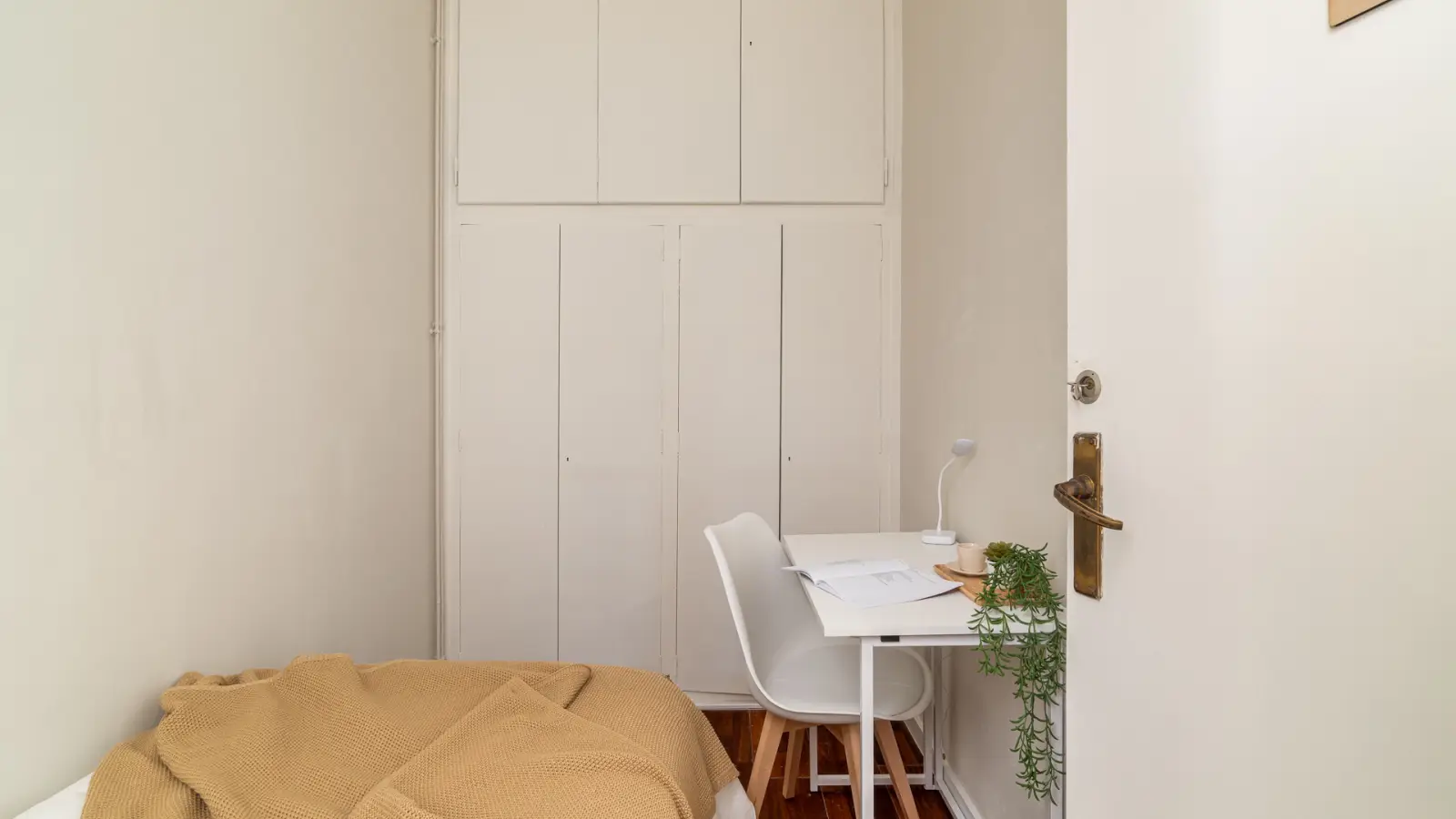 Habitación amueblada en piso compartido en Eixample · 3