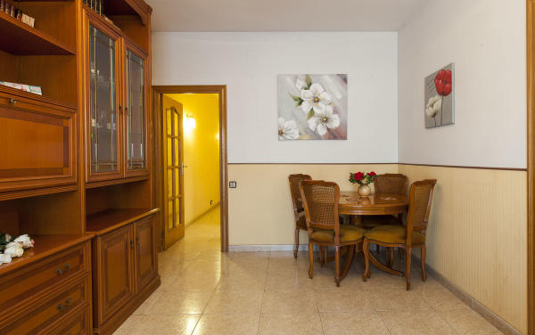Piso de 6 dormitorios amueblado en Sant Martí, 76 m² · 4