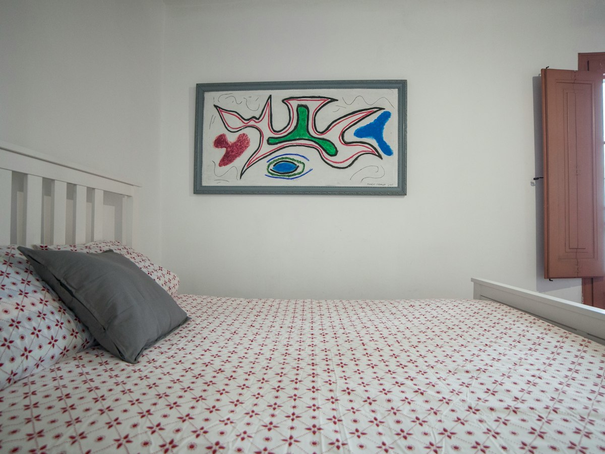Furnished room in a 6-person shared flat in Ciutat Vella · 4