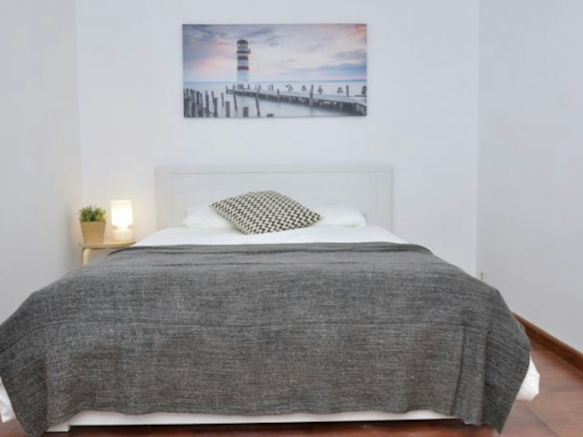 Furnished room in a 9-person shared flat in Gràcia · 2