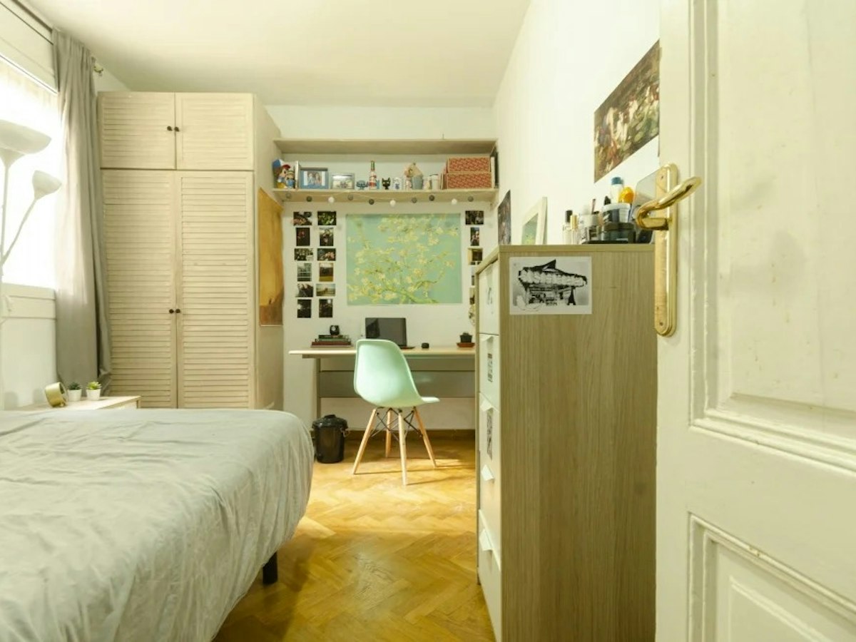 Room · Furnished · Ciutat Vella