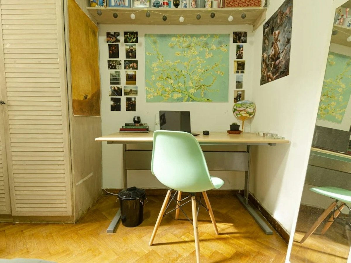 Furnished room in a 8-person shared flat in Ciutat Vella · 2