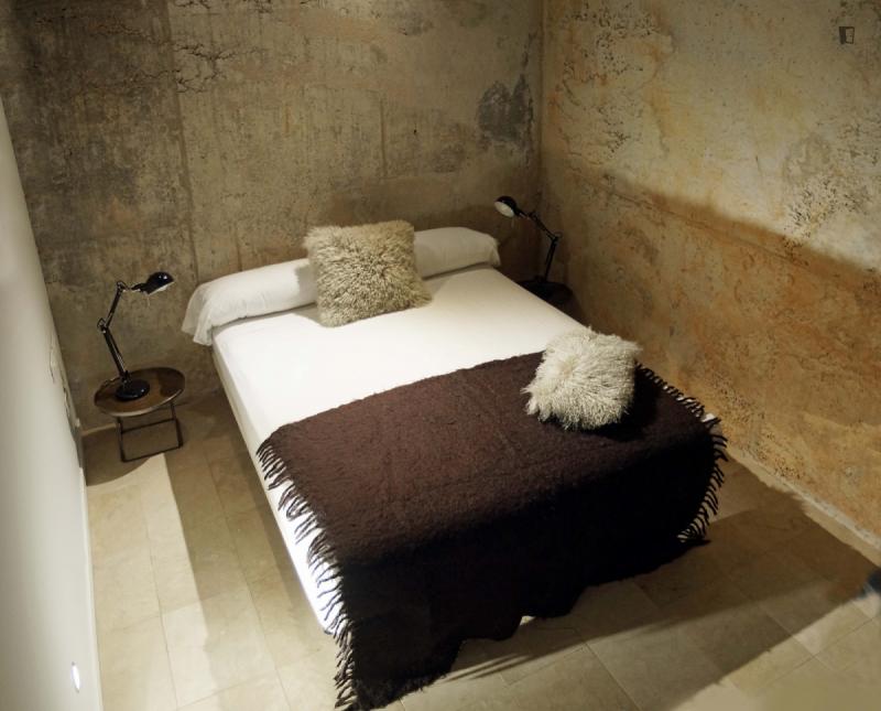 Furnished 1-bedroom flat in Eixample · 3