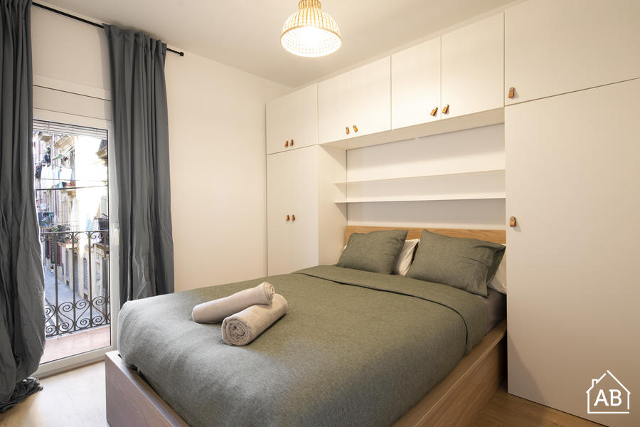 Furnished 3-bedroom flat in Ciutat Vella, 48 m² · 2