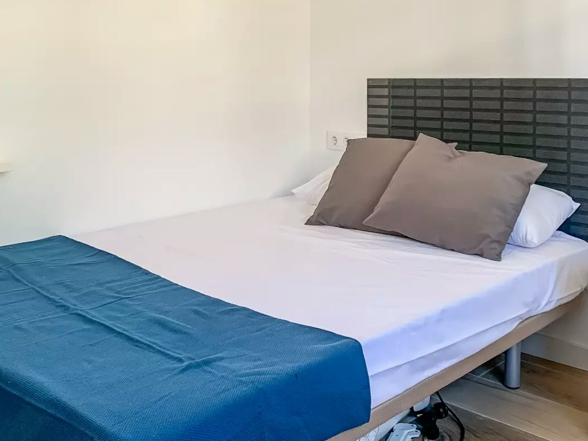 Furnished room in a 5-person shared flat in L'Hospitalet