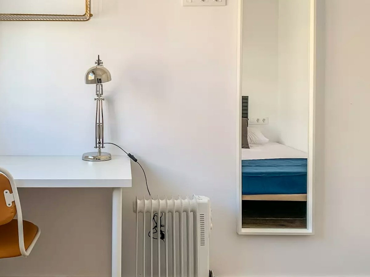 Furnished room in a 5-person shared flat in L'Hospitalet · 3