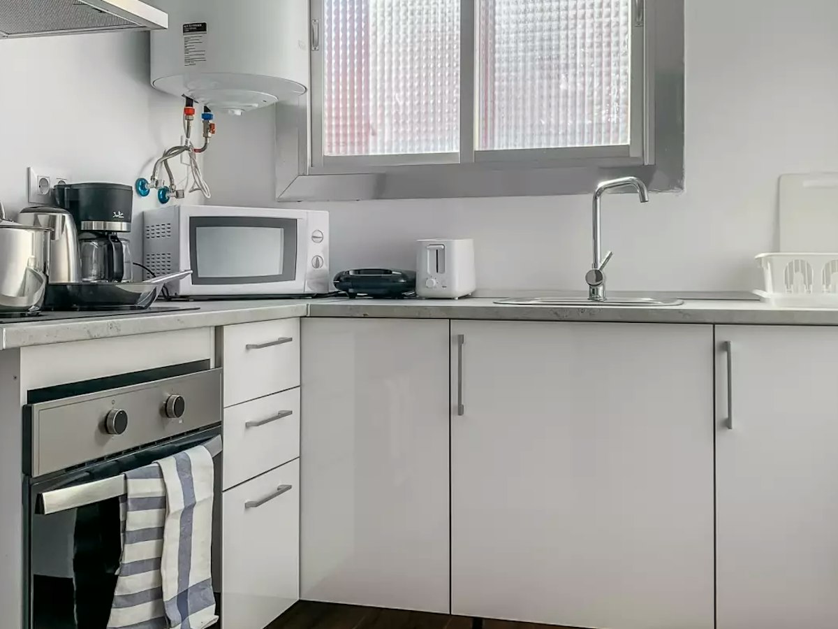 Furnished room in a 5-person shared flat in L'Hospitalet · 4