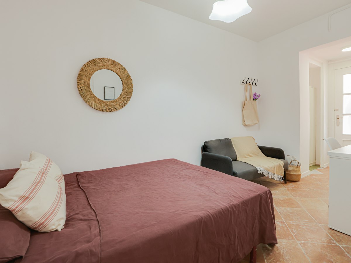 Habitación amueblada en piso compartido de 20 personas en Gràcia · 3