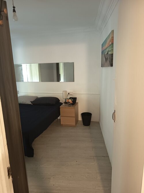 Room in a 6-person shared flat in Ciutat Vella · 2