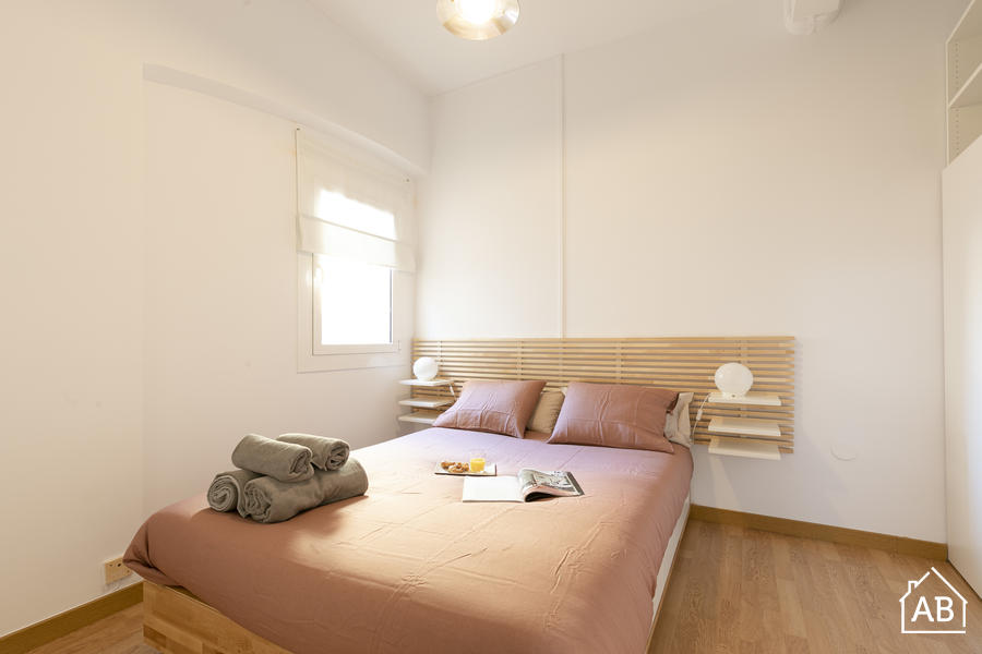 Furnished 3-bedroom flat in Ciutat Vella, 40 m² · 2