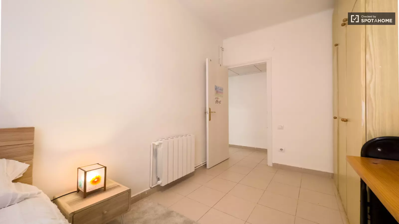 Habitación amueblada en piso compartido de 4 personas en Eixample · 2