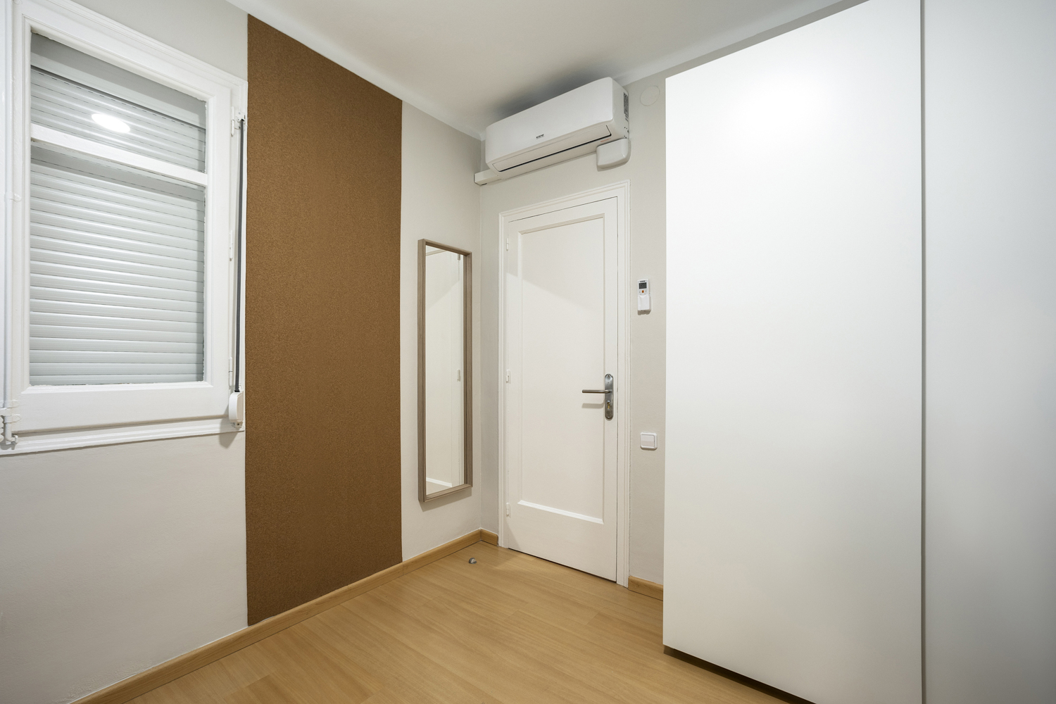 Habitación en piso compartido en Les Corts · 3