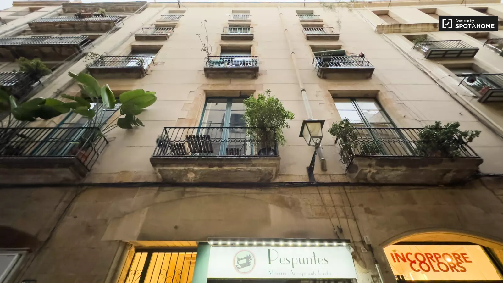 Piso de 2 dormitorios amueblado en Ciutat Vella, 45 m² · 4