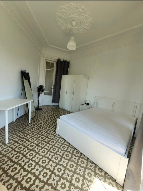 Room · Eixample