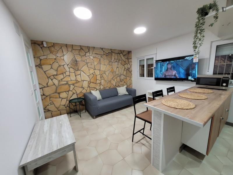 Furnished room in a 3-person shared flat in L'Hospitalet · 2