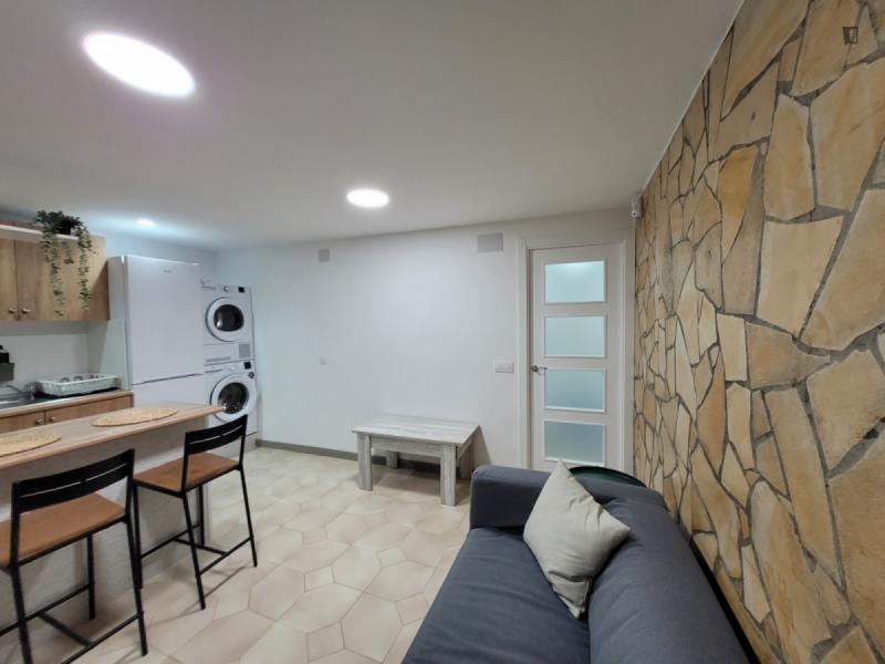 Furnished room in a 3-person shared flat in L'Hospitalet · 4