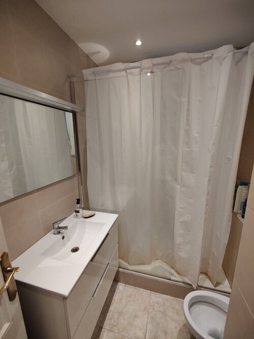 Room in a 2-person shared flat in Eixample · 2