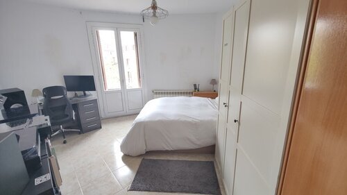 Room in a 2-person shared flat in Eixample · 4