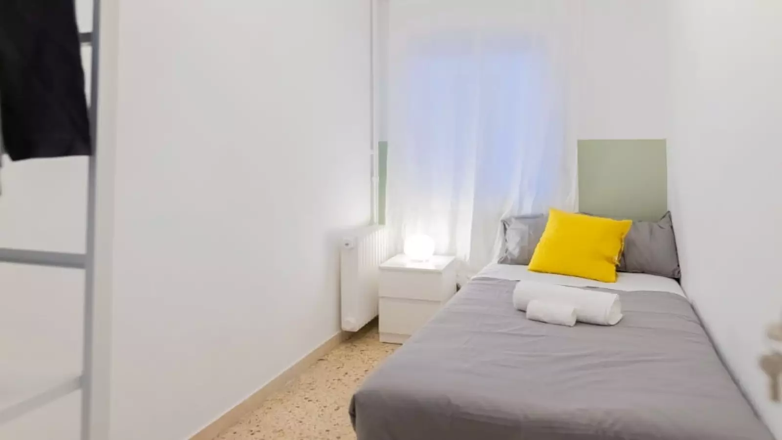 Habitación amueblada en piso compartido de 4 personas en Barcelona
