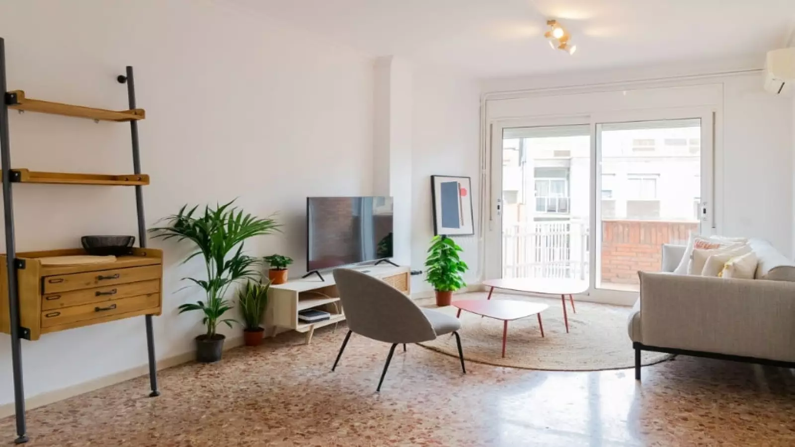 Habitación amueblada en piso compartido de 4 personas en Barcelona · 2