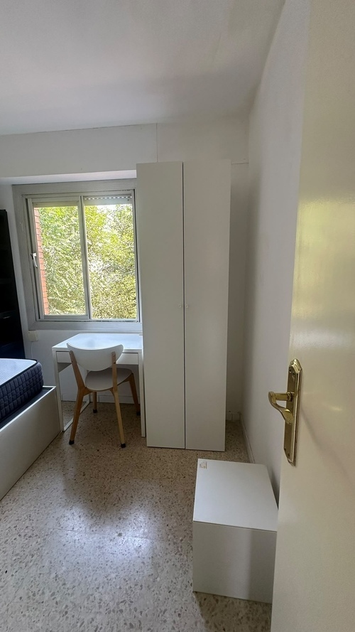 Room in a 3-person shared flat in Sants-Montjuïc · 2