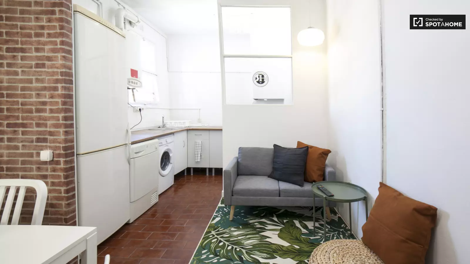 Furnished room in a 5-person shared flat in Gràcia · 4