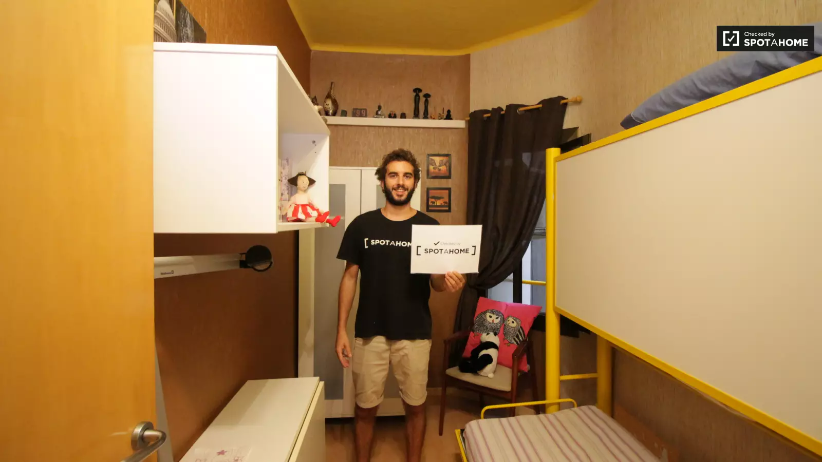 Habitación amueblada en piso compartido de 3 personas en Gràcia · 4