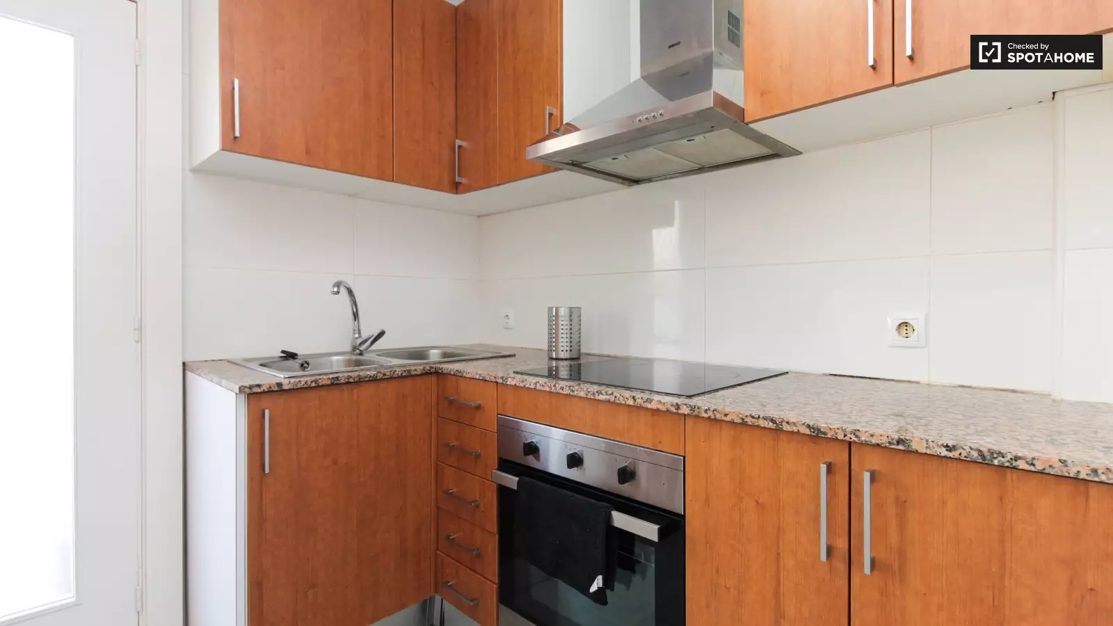 Furnished 2-bedroom flat in Eixample, 45 m² · 3