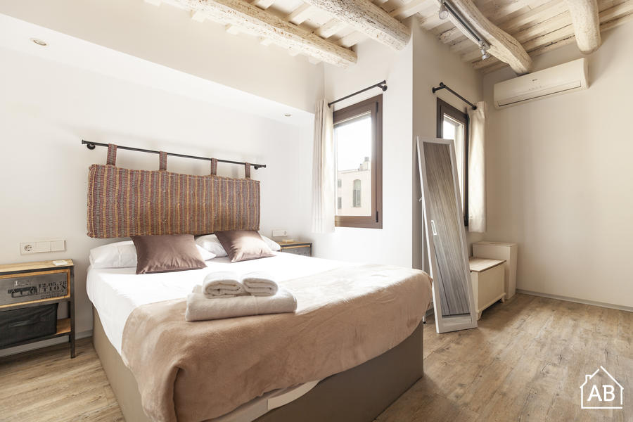 Furnished 2-bedroom flat in Ciutat Vella, 49 m² · 2