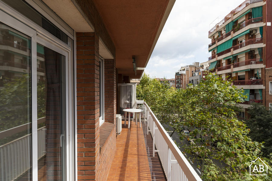 Piso de 4 dormitorios amueblado en Sant Martí, 76 m² · 2