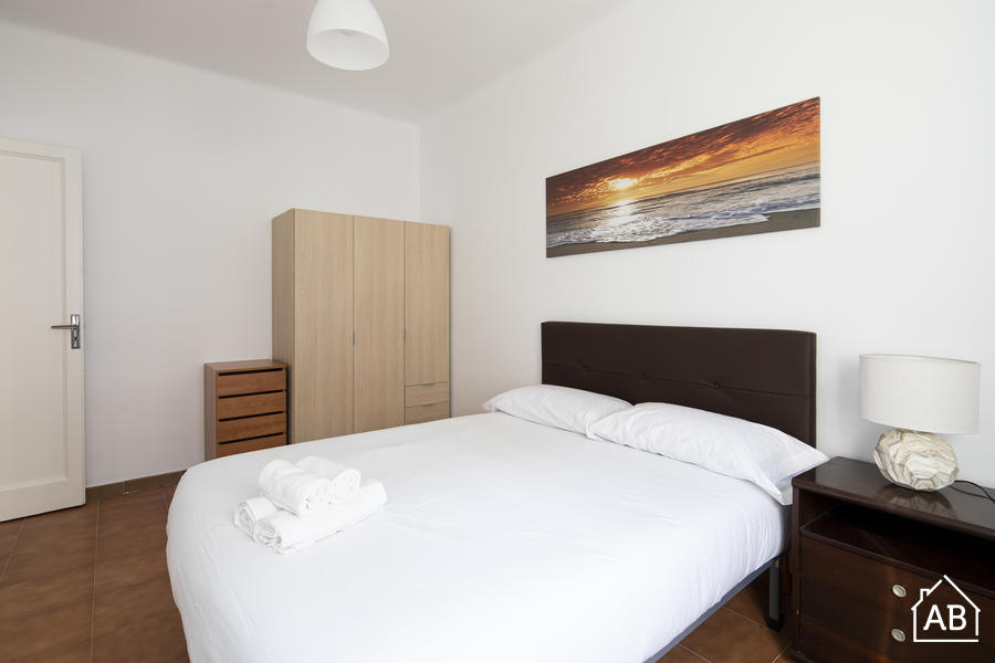 Furnished 6-bedroom flat in Sants-Montjuïc, 94 m² · 2