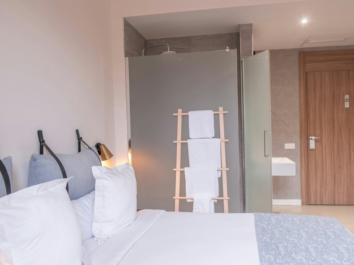 Furnished room in a 3-person shared flat in Ciutat Vella · 2