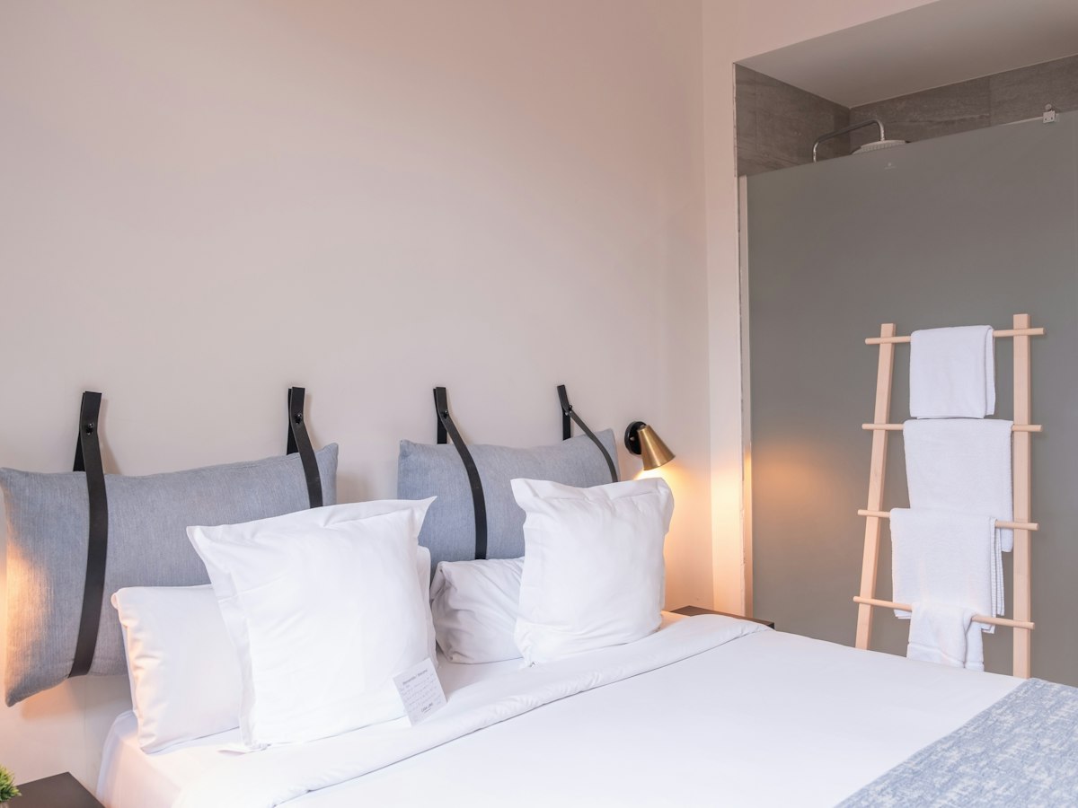 Furnished room in a 3-person shared flat in Ciutat Vella · 3