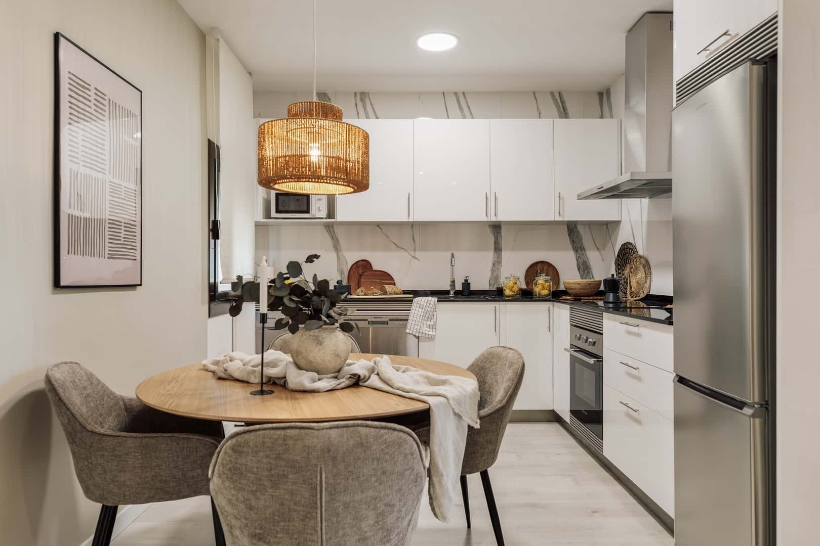 Furnished 2-bedroom flat in Eixample, 81 m² · 3