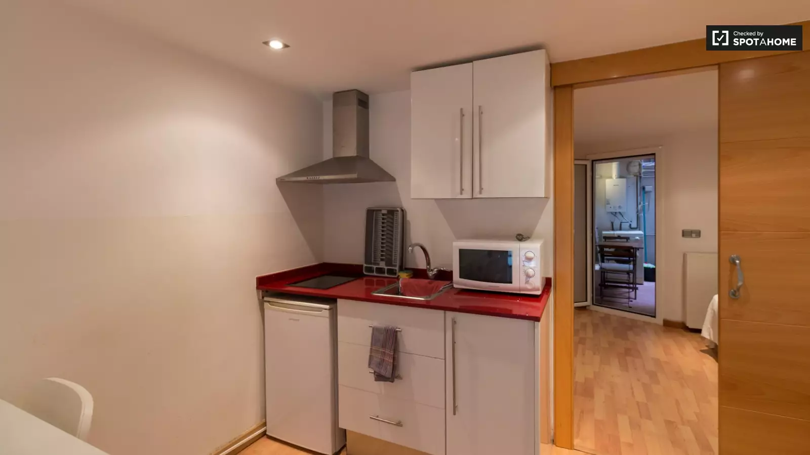 Furnished 1-bedroom flat in Sants-Montjuïc, 47 m² · 4