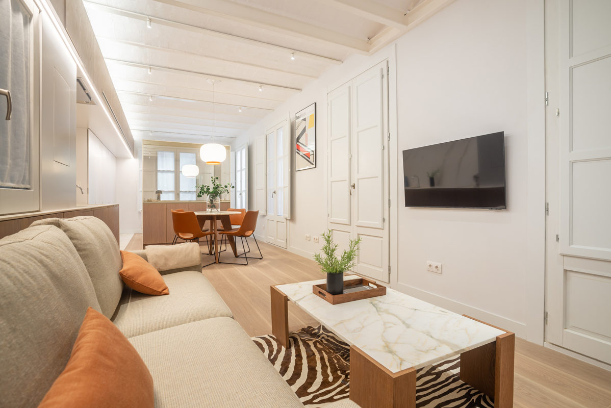 2-bedroom flat in Eixample, 62 m² · 2