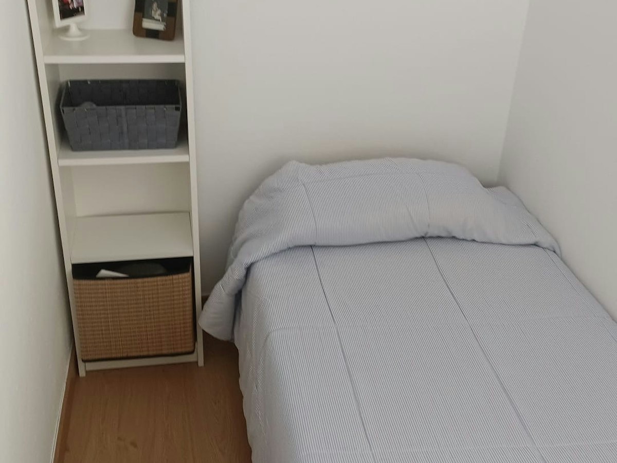 Furnished room in a 2-person shared flat in Sant Martí · 3