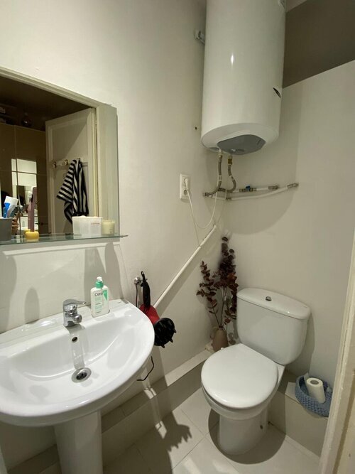 Habitación en piso compartido de 2 personas en Gràcia · 4