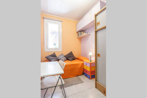Room in a shared flat in Sants-Montjuïc · 3