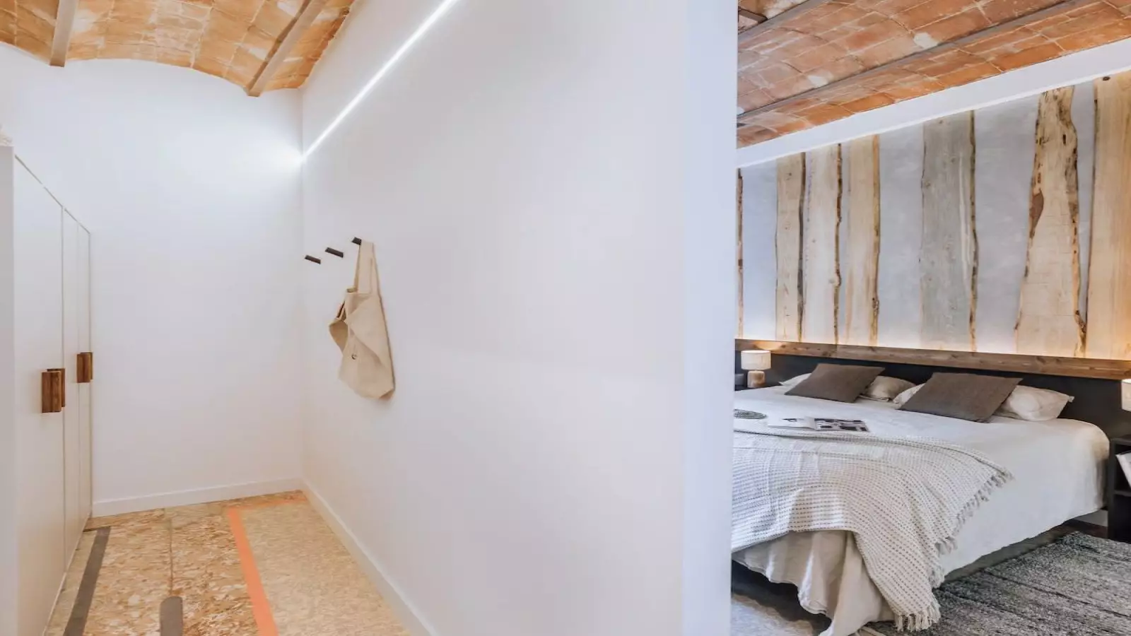 Furnished 2-bedroom flat in Eixample, 95 m² · 3