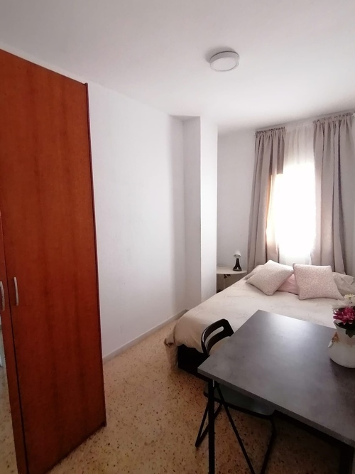 Room in a 4-person shared flat in Sants-Montjuïc · 3