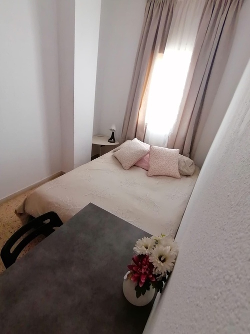 Room in a 4-person shared flat in Sants-Montjuïc · 4