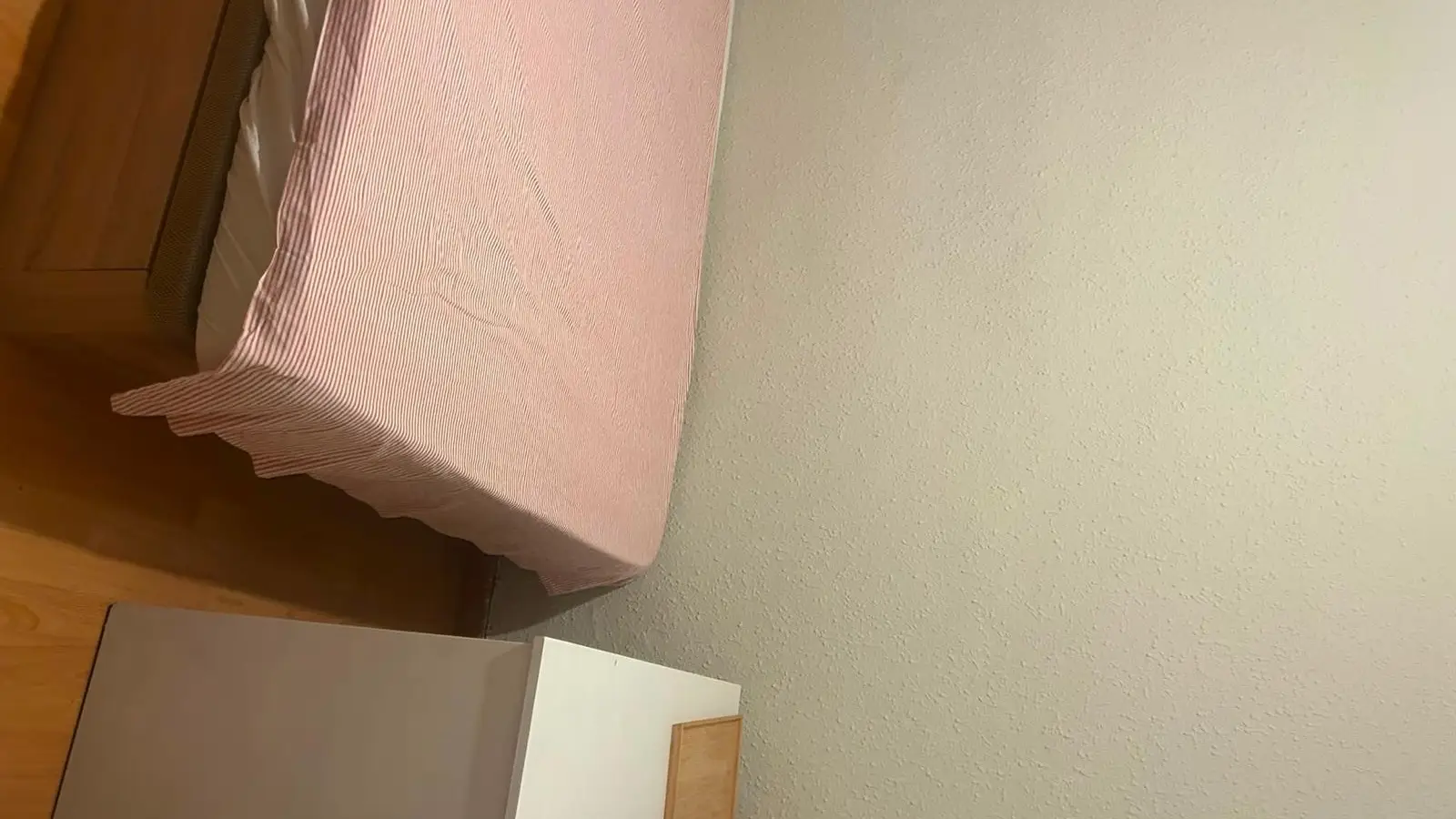 Furnished room in a shared flat in Ciutat Vella · 2