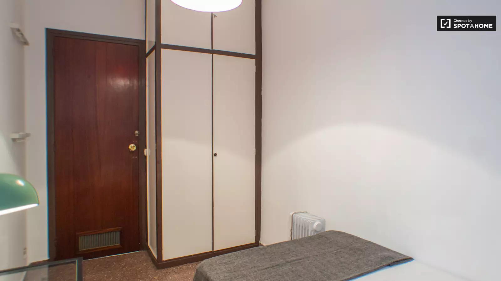 Habitación amueblada en piso compartido en Gràcia · 3